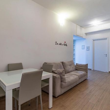 Altido Warm And Inviting Flat With Balcony Apartment Milan Luaran gambar