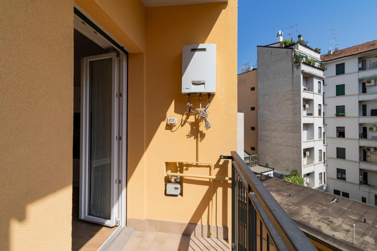 Altido Warm And Inviting Flat With Balcony Apartment Milan Luaran gambar