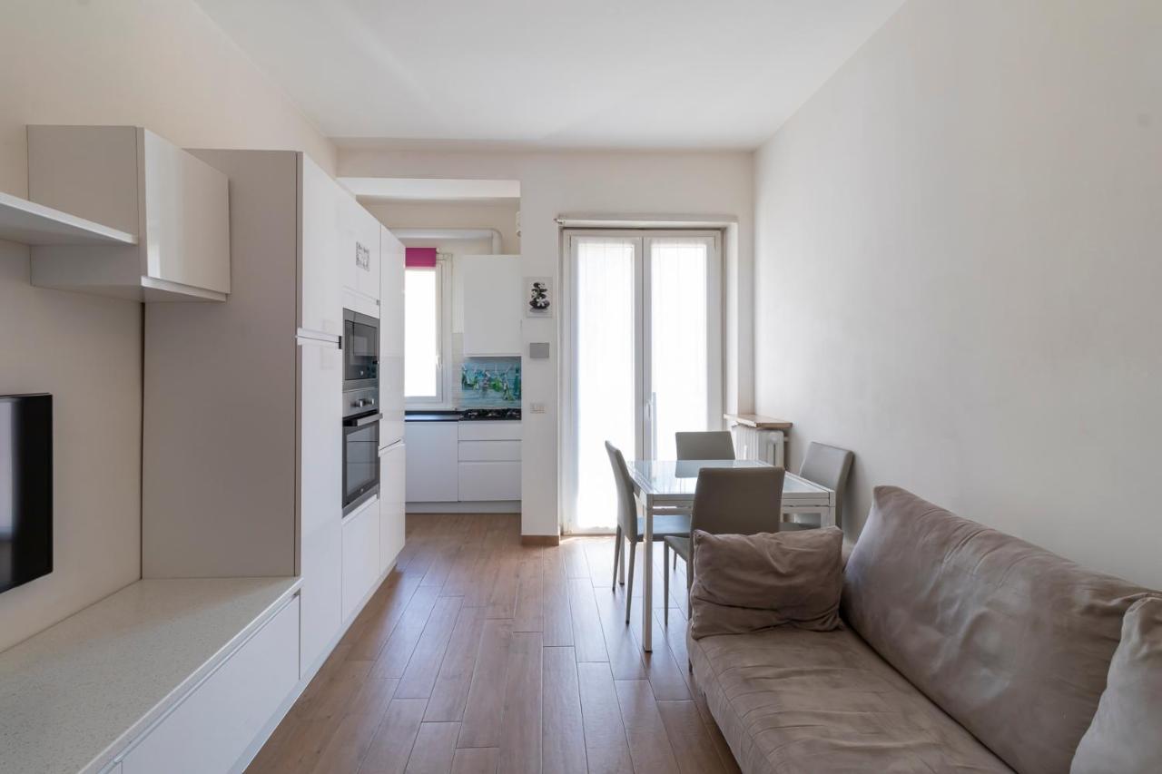 Altido Warm And Inviting Flat With Balcony Apartment Milan Luaran gambar