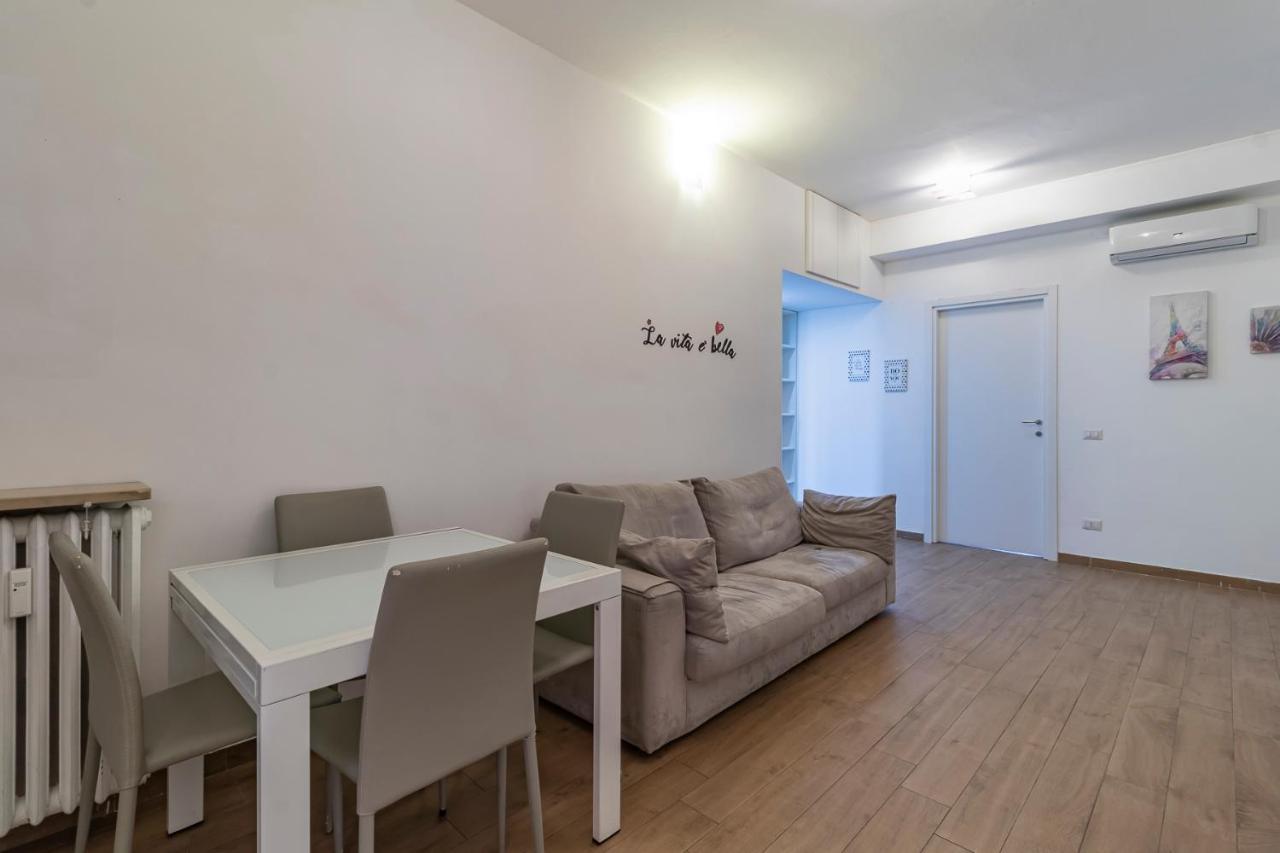 Altido Warm And Inviting Flat With Balcony Apartment Milan Luaran gambar